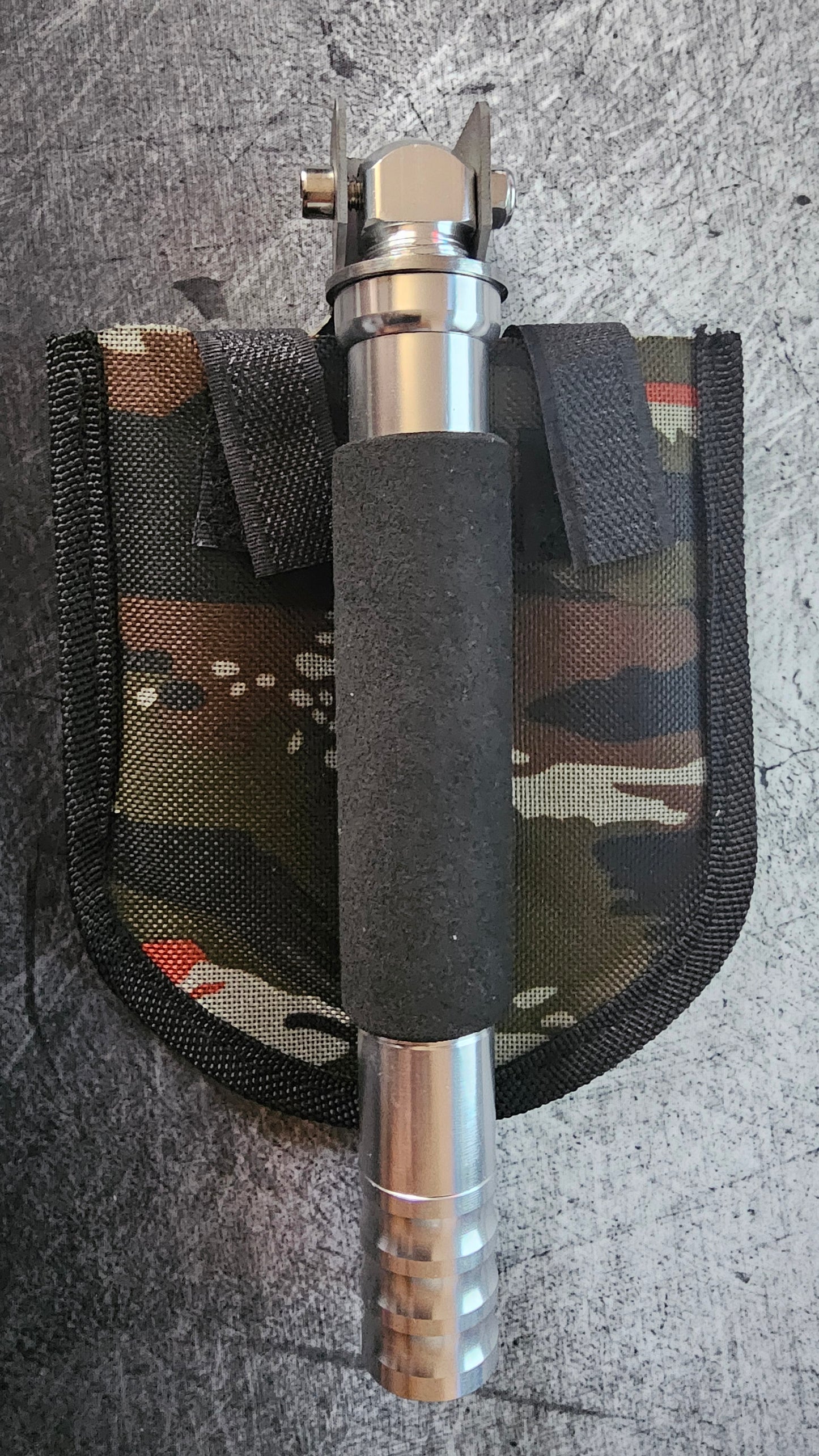 THIRD M9808 – La pelle tactique compacte, robuste et multifonction