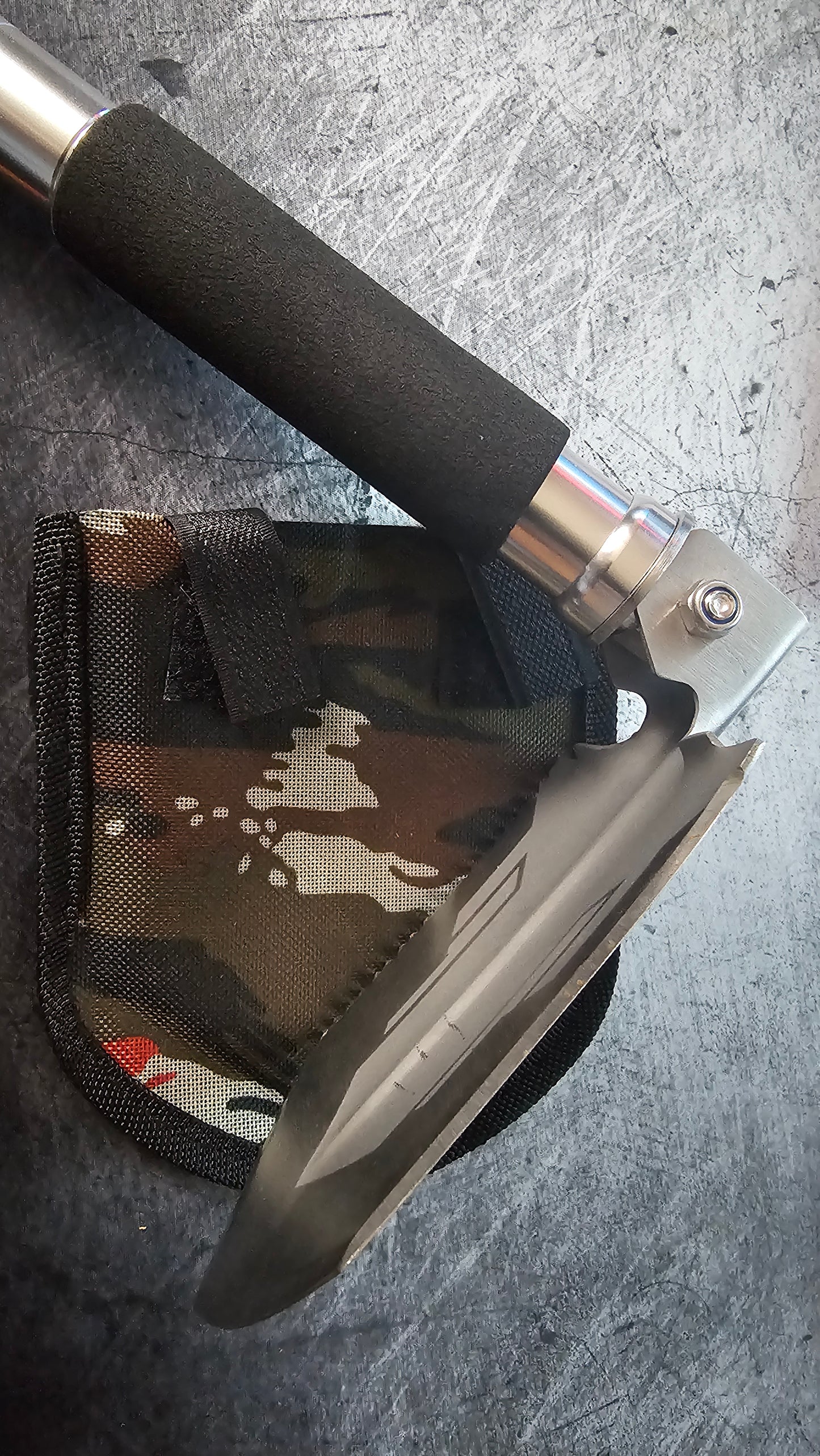 THIRD M9808 – La pelle tactique compacte, robuste et multifonction
