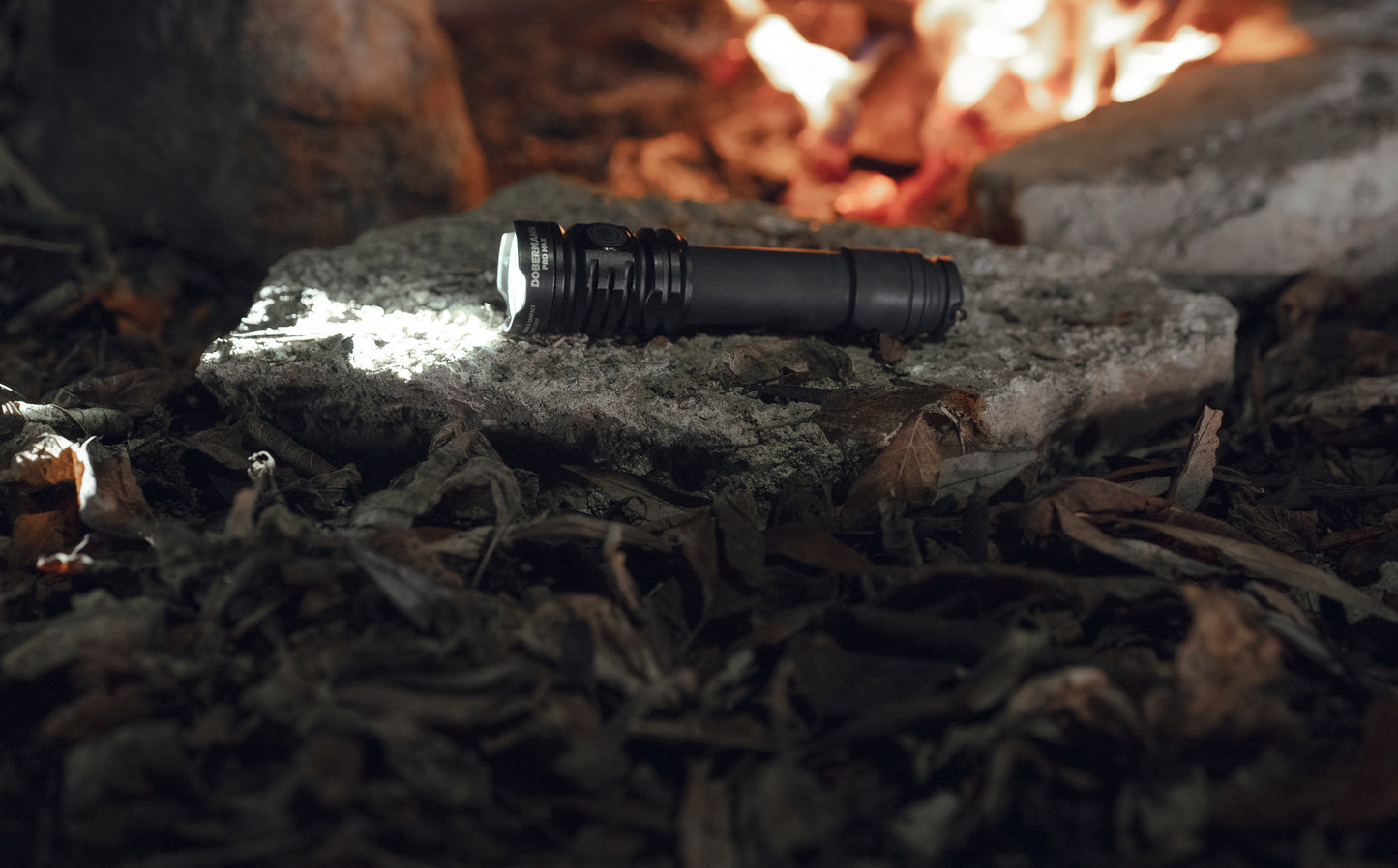 Lampe torche Armytek Dobermann Pro Max 3000 Lumens - Batterie 21700 Li-Ion 5000mAh