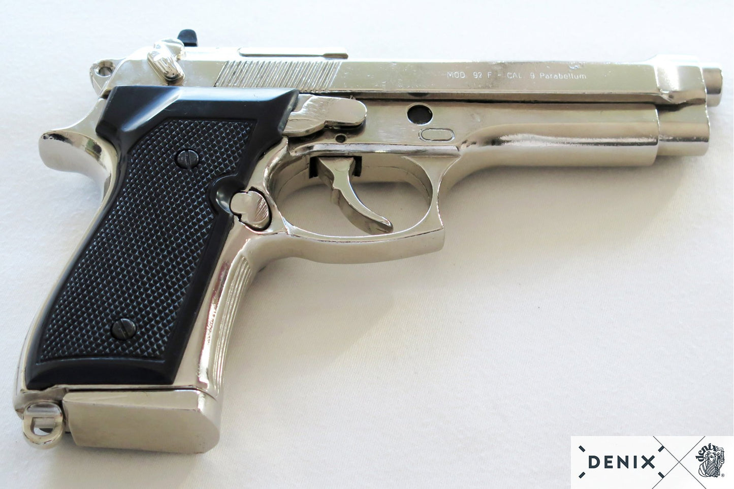 Réplique du pistolet Beretta, 92 F