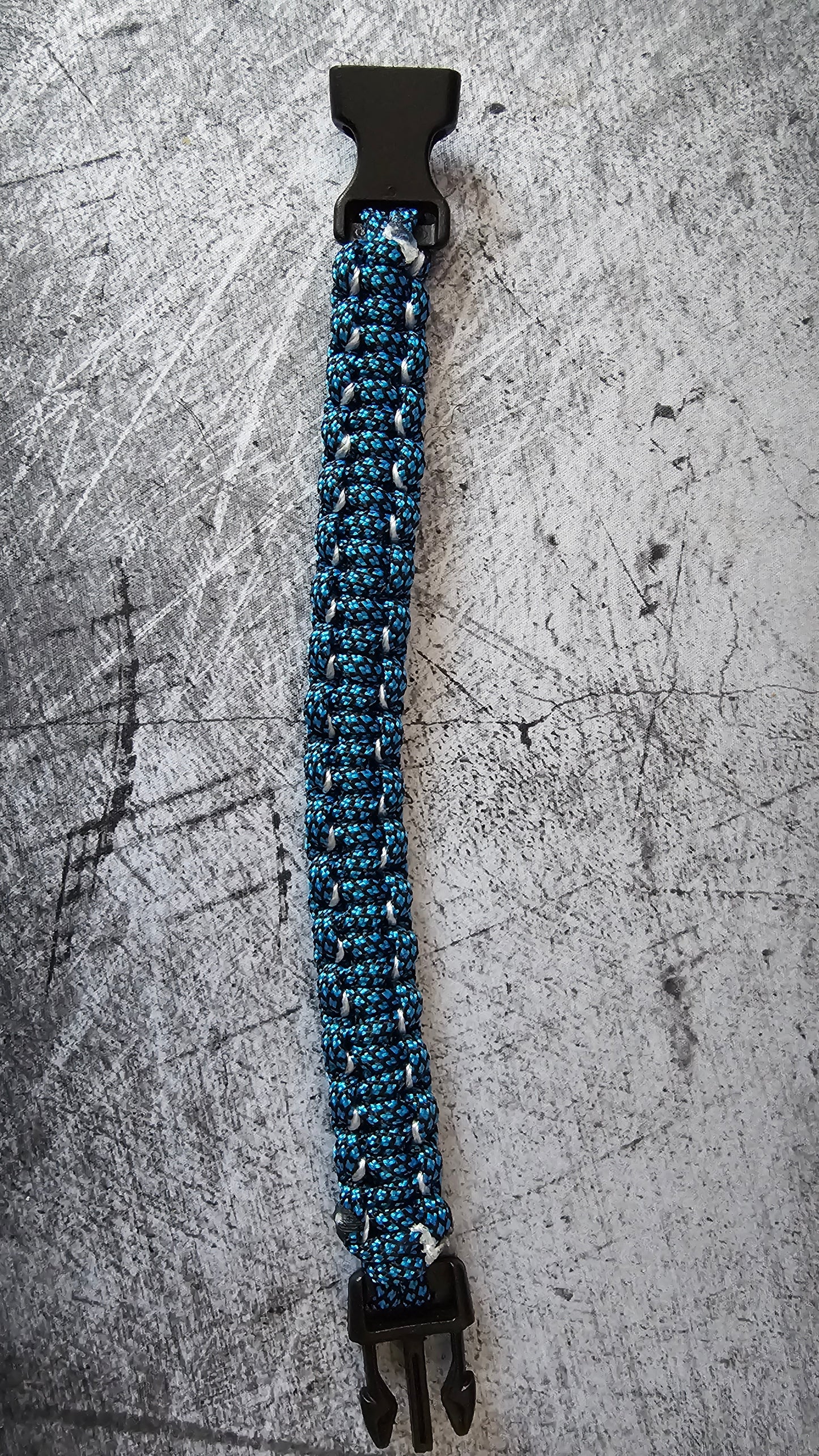 Bracelet type Paracorde 2 faces