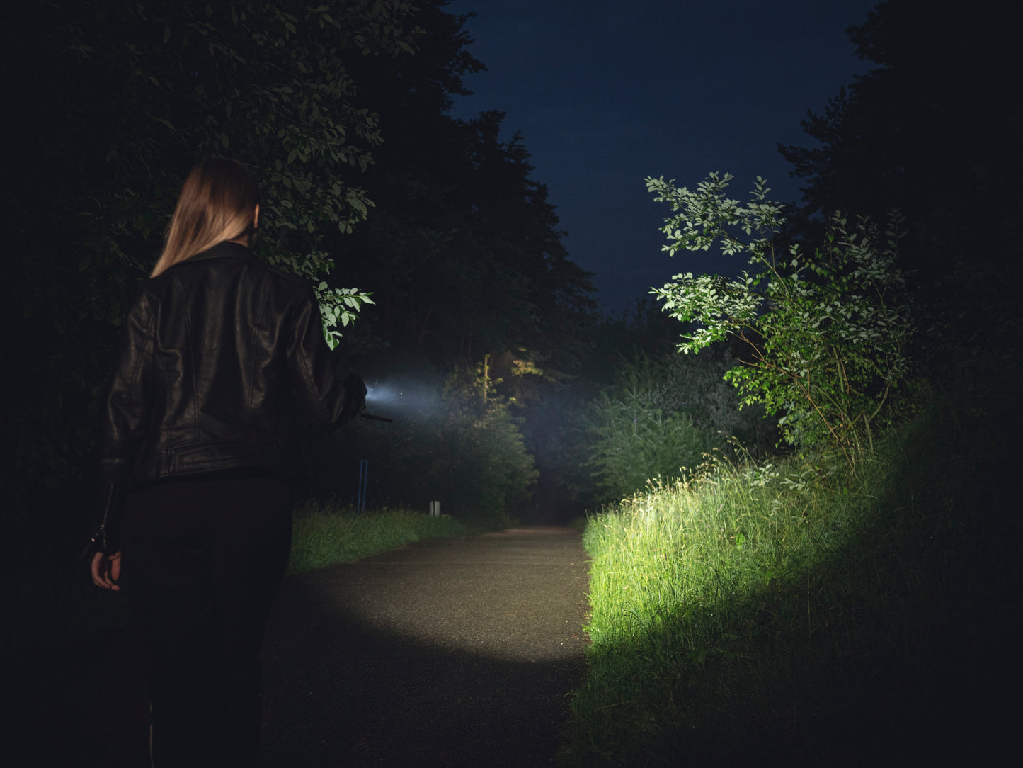 Dobermann Pro Magnet USB – 1500 white