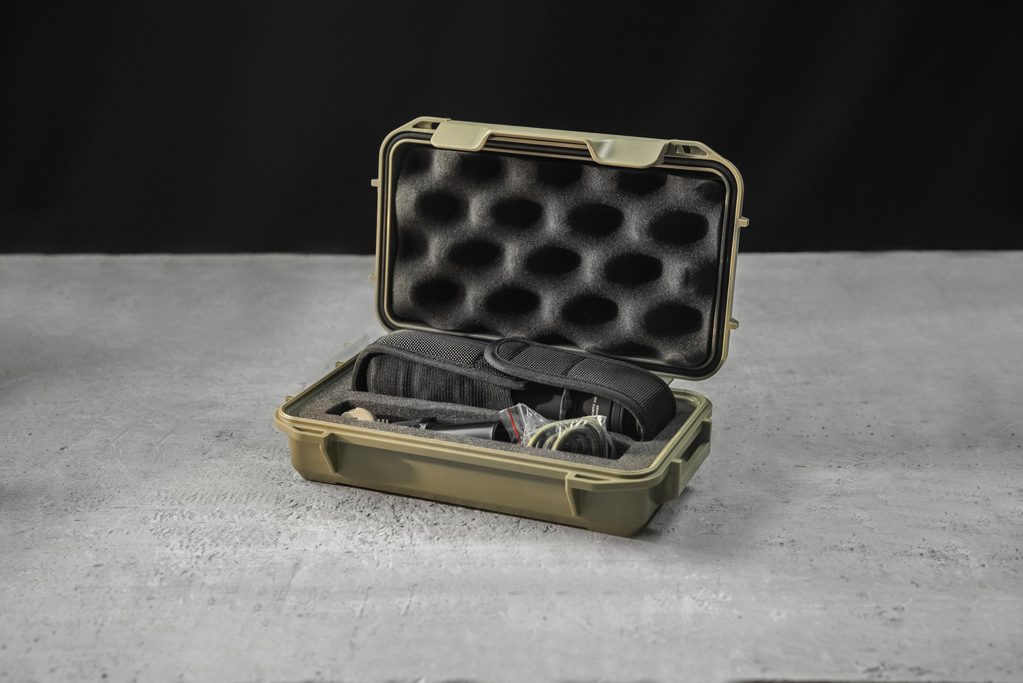 Lampe torche Armytek Dobermann Pro Max 3000 Lumens - Batterie 21700 Li-Ion 5000mAh